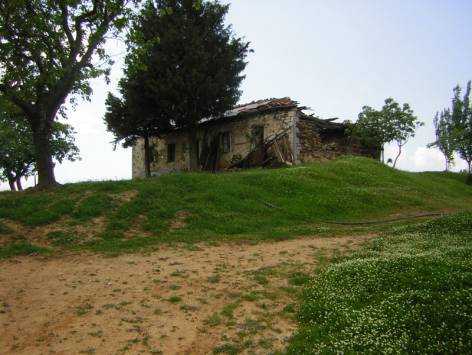 Kirchenruine in Perlat